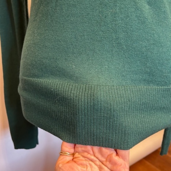 Green V neck Sweater CO-OP by: Barneys New York - Picture 9 of 12